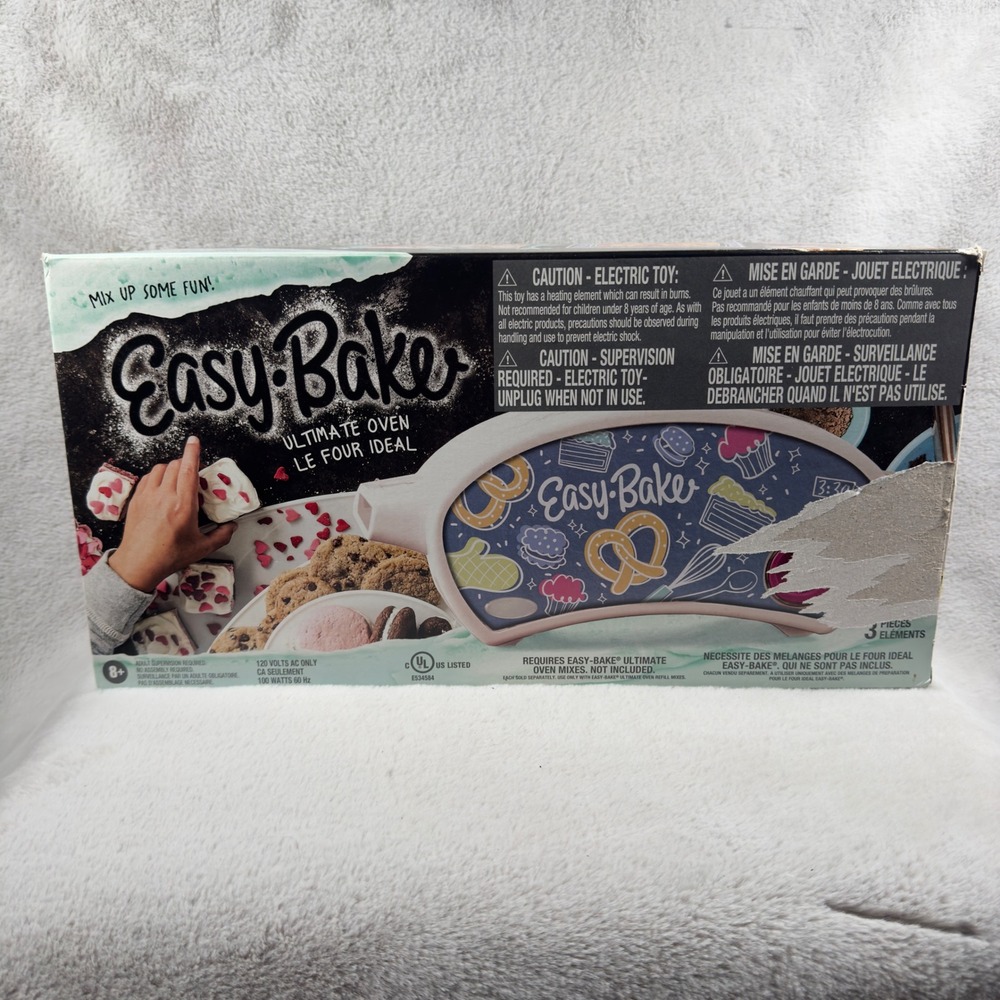 Easy-Bake Ultimate Oven White Electric Toy Baking Set Model F0137‎ with Pan Tool